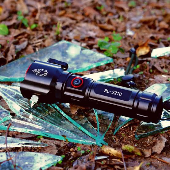 RuiLang RL-2210 - Survivor's Flashlight